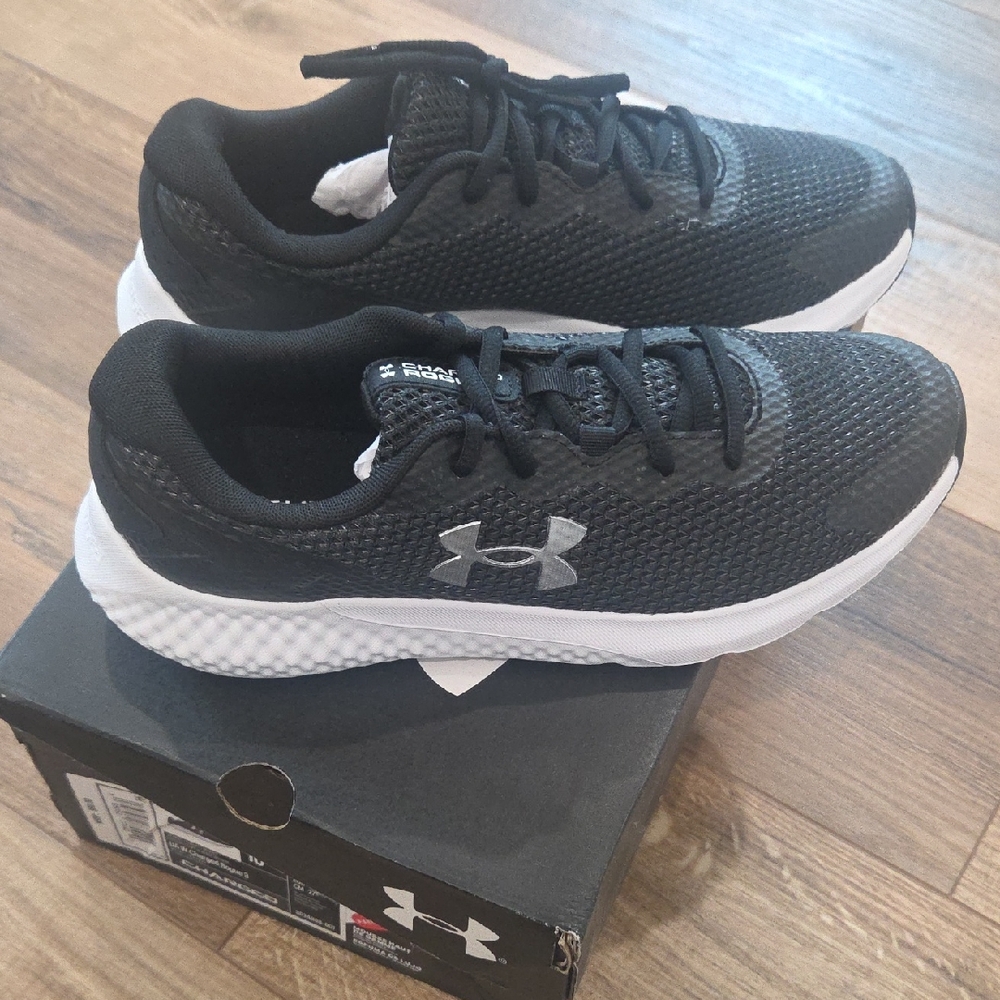 Under Armour Black and White Charged Rogue 3 Shoes